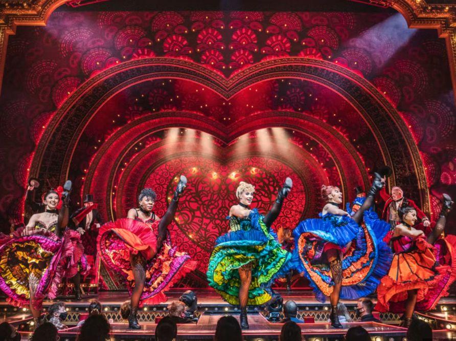 Mamma Mia!' boasts spectacular set, choreography